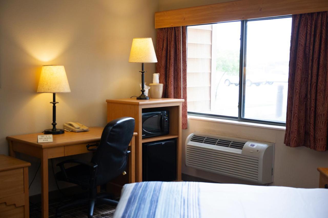 Americinn By Wyndham Pampa Event Center Eksteriør billede