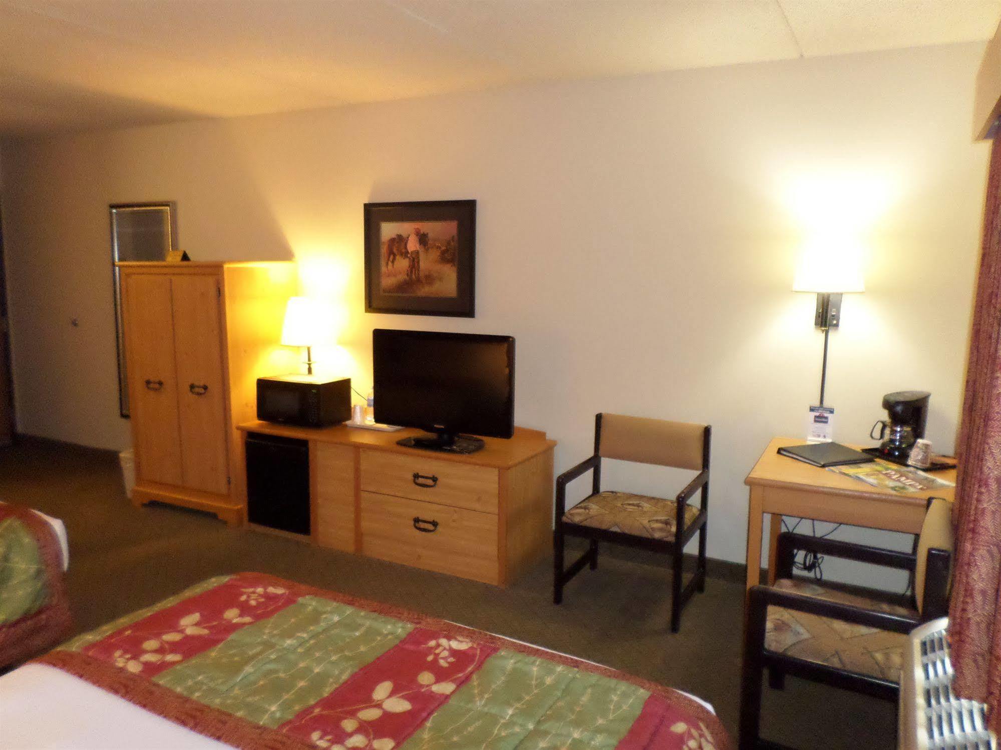 Americinn By Wyndham Pampa Event Center Eksteriør billede